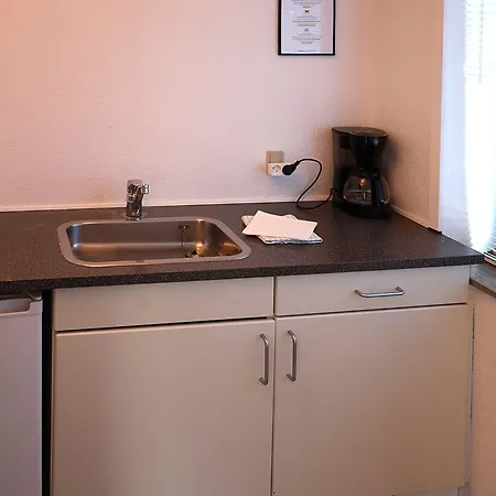 Motel Apartments Мотель 3*